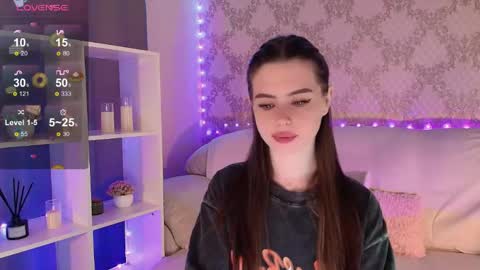 Mia online show from May 4, 3:57 am