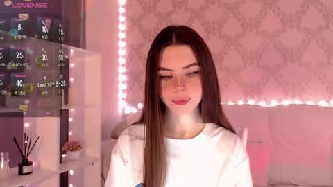 Mia online show from October 12, 3:32 am