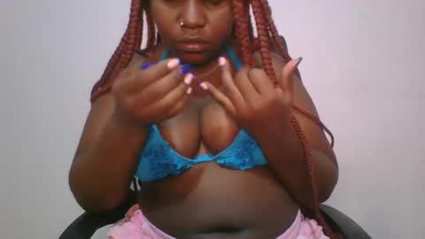 honey_beb online show from October 1, 9:24 pm