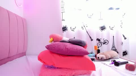 Snapshot of honey_jhenna chatting on September 30, 3:55 pm Jhenna martinez online show from September 30, 3:55 pm
