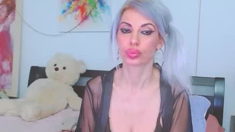 honey_lara online show from March 12, 3:21 am
