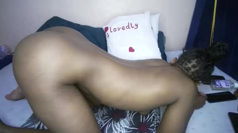 honey_nubia0 online show from April 14, 5:27 pm