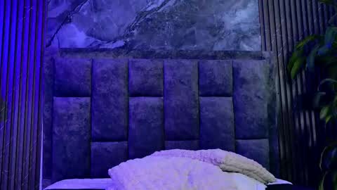 honey_sunn_ online show from October 7, 4:03 pm