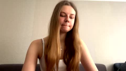 Klara online show from May 15, 9:07 am