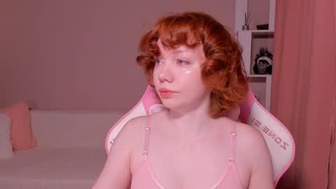 Snapshot of honeyautumn chatting on January 13, 11:49 pm honeyautumn online show from January 13, 11:49 pm