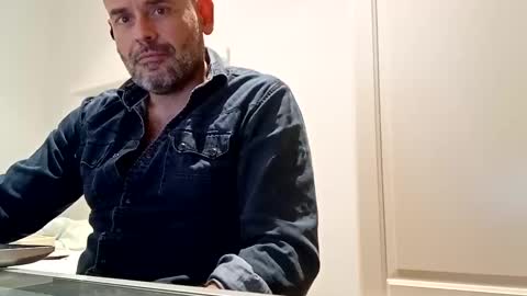 Snapshot of honeydaddyforyou chatting on March 9, 6:43 pm honeydaddyforyou online show from March 9, 6:43 pm