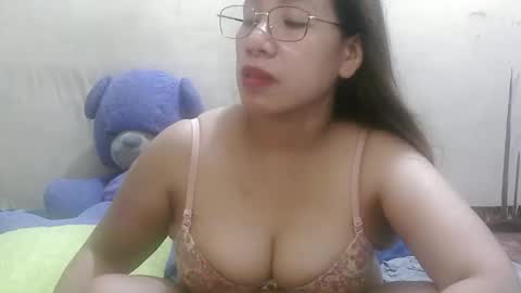 Snapshot of honeyfiona chatting on October 16, 7:08 am Fiona online show from October 16, 7:08 am