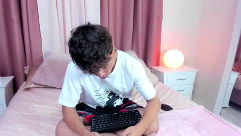 honeymoon_sariel online show from October 27, 8:42 pm