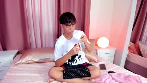 honeymoon_sariel online show from November 7, 8:33 pm