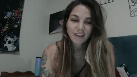 HoodHippy online show from October 26, 5:08 am