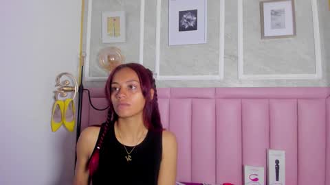 holly online show from January 13, 9:00 pm