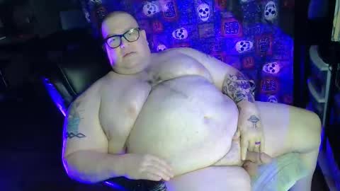 Snapshot of hoosierdaddyxl chatting on October 15, 4:27 am Sir online show from October 15, 4:27 am