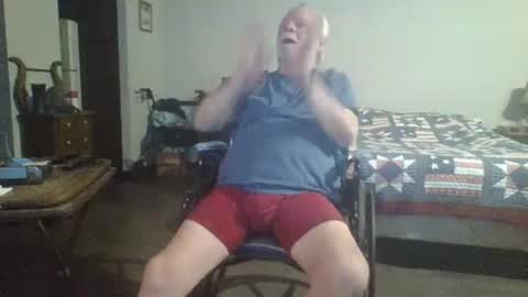 Snapshot of hormonemonster27 chatting on January 31, 5:30 am Hormone Monster online show from January 31, 5:30 am