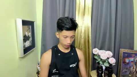 Snapshot of horny_asianmoreno chatting on March 4, 8:35 am ROGER online show from March 4, 8:35 am