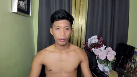 Snapshot of horny_asianmoreno chatting on February 3, 4:52 pm ROGER online show from February 3, 4:52 pm