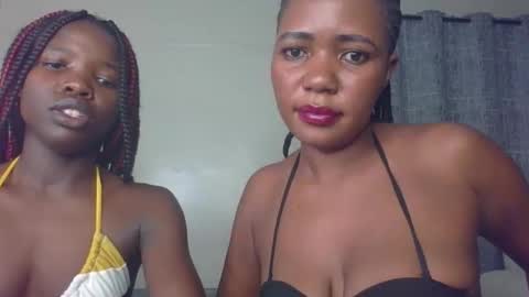 Snapshot of horny_lainie chatting on September 28, 5:33 pm horny_lainie online show from September 28, 5:33 pm