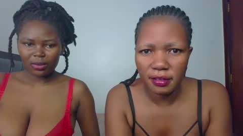 Snapshot of horny_lainie chatting on October 8, 6:47 pm horny_lainie online show from October 8, 6:47 pm