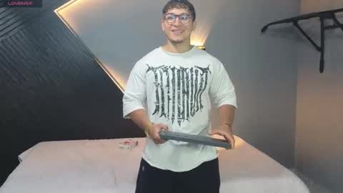 horny_nick18 online show from March 9, 1:49 pm