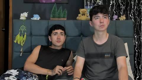 Alex and Camilo online show from January 6, 12:16 am