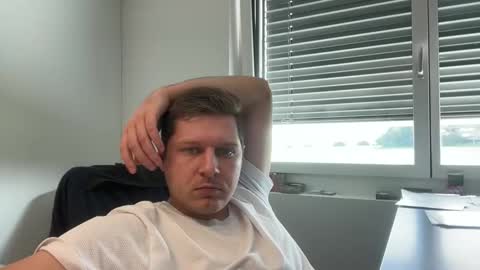 Snapshot of hornyboy95300 chatting on October 10, 9:48 am hornyboy95300 online show from October 10, 9:48 am