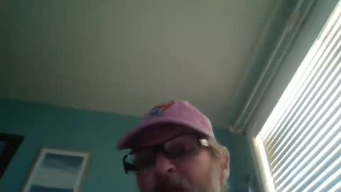 Snapshot of hornyd7711 chatting on September 17, 7:28 pm hornyd7711 online show from September 17, 7:28 pm