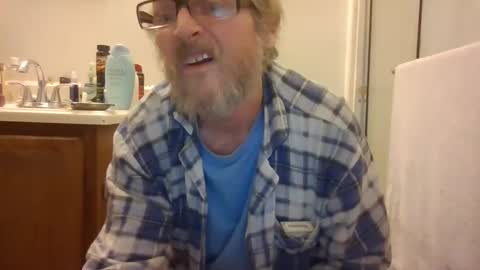 Snapshot of hornyd7711 chatting on October 29, 2:24 am hornyd7711 online show from October 29, 2:24 am