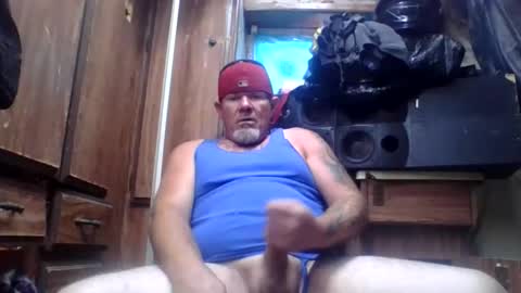 hornyhungwhiteboy4u269 online show from April 22, 8:16 pm