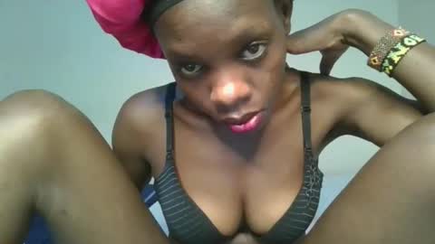 Snapshot of hornylittleprinces chatting on October 17, 12:14 am Princes online show from October 17, 12:14 am