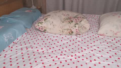 Nikki online show from May 15, 9:39 am