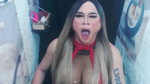 YOUR MAJESTY LUCY PEARL online show from January 14, 1:35 am