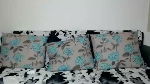 Snapshot of hot_angel94 chatting on September 23, 9:10 pm Sarah online show from September 23, 9:10 pm