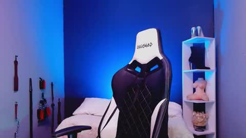 hot chocolate 4u online show from November 24, 12:26 pm