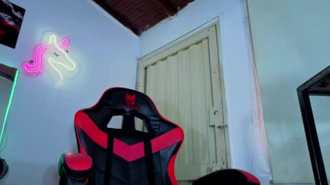 destinyk online show from April 14, 9:29 pm