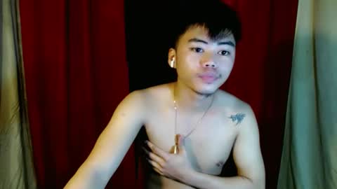 Snapshot of hot_emmanuel chatting on March 6, 12:43 am hot_emmanuel online show from March 6, 12:43 am