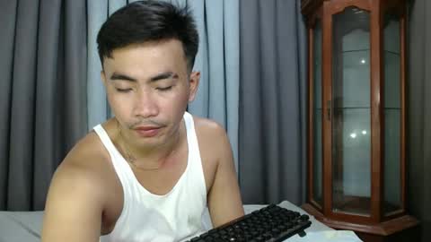 Snapshot of hot_khevin chatting on October 19, 11:04 am hot_khevin online show from October 19, 11:04 am