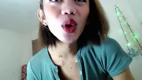 hot_petit69 online show from December 3, 4:02 am