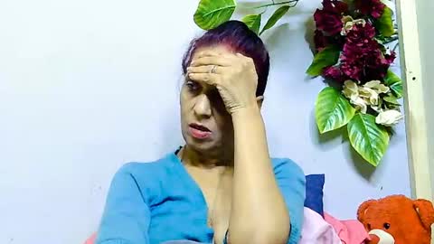 hot queen online show from June 25, 5:12 am