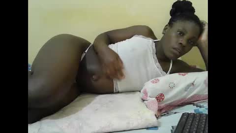 hot_shannia online show from March 18, 8:15 pm