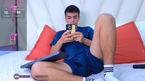 Snapshot of hotboy21_ chatting on October 9, 4:18 am hotboy21_ online show from October 9, 4:18 am