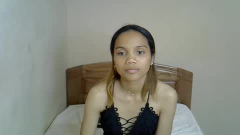 Snapshot of hotfabi01 chatting on October 16, 5:51 am hotfabi01 online show from October 16, 5:51 am