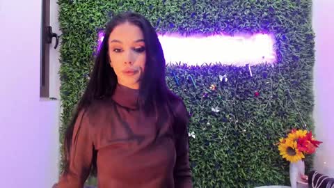 hotfallingdevil online show from December 17, 5:47 am