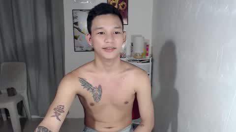 Snapshot of hotguy0503 chatting on October 20, 4:39 am hotguy0503 online show from October 20, 4:39 am