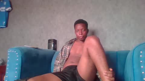 Snapshot of hotguyy001 chatting on March 10, 11:01 am hotguyy001 online show from March 10, 11:01 am