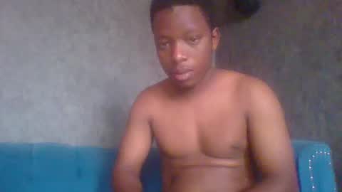 Snapshot of hotguyy001 chatting on February 20, 5:23 am hotguyy001 online show from February 20, 5:23 am