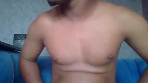 Snapshot of hotguyy001 chatting on February 13, 6:30 am hotguyy001 online show from February 13, 6:30 am