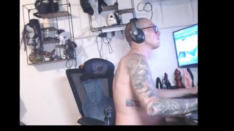 hotkinkytat online show from April 14, 11:19 pm