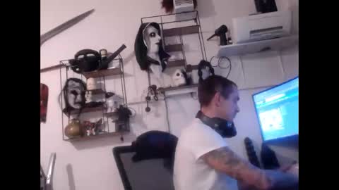 hotkinkytat online show from February 18, 11:19 pm