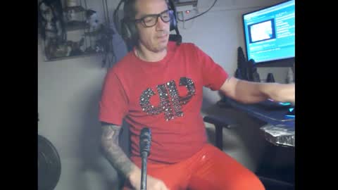 hotkinkytat online show from December 4, 10:42 pm