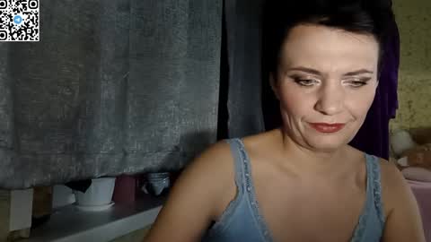 hotmamaqueen234 online show from April 16, 8:09 pm