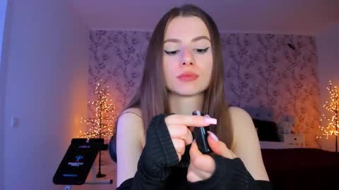 hotmolly_ online show from May 17, 7:23 pm